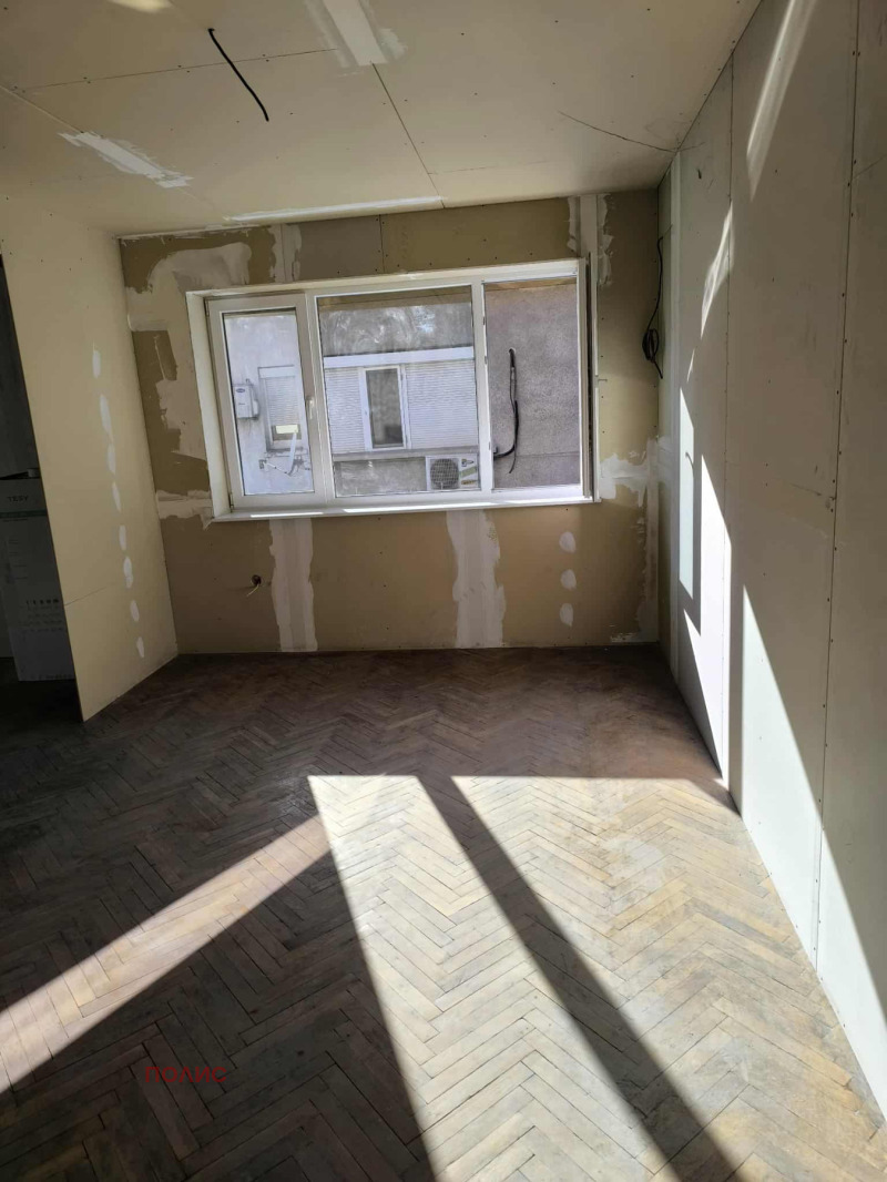 Eladó  2 hálószobás Plovdiv , Centar , 100 négyzetméter | 86988922 - kép [4]