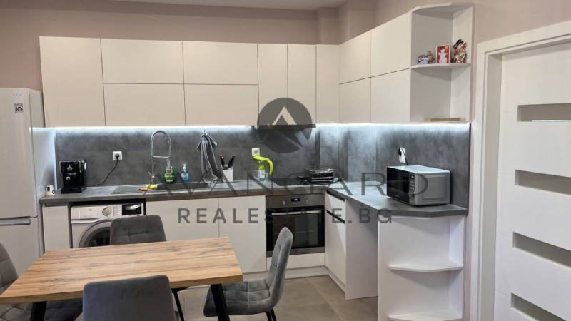 Продава 3-СТАЕН, гр. Пловдив, Тракия