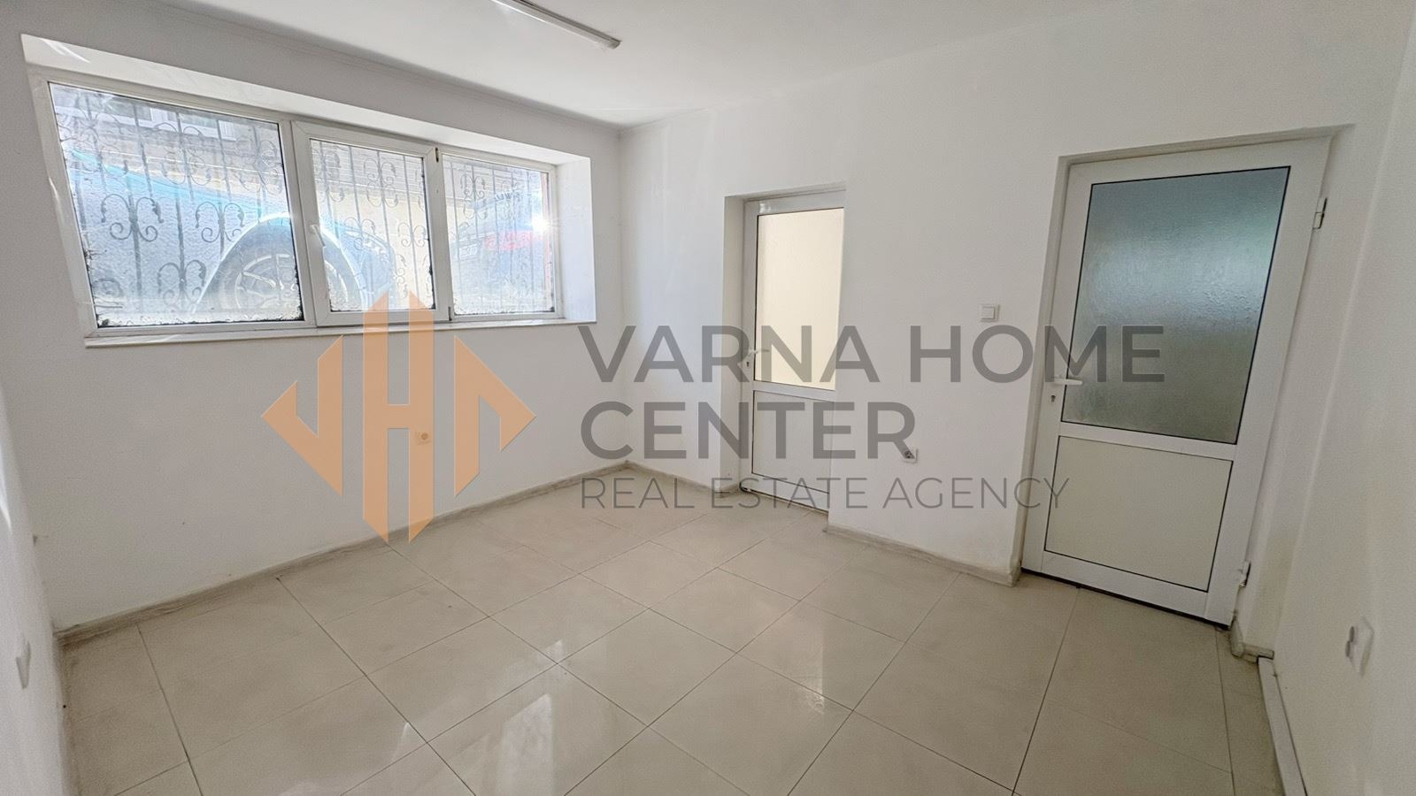 Продава 3-СТАЕН, гр. Варна, Централна поща