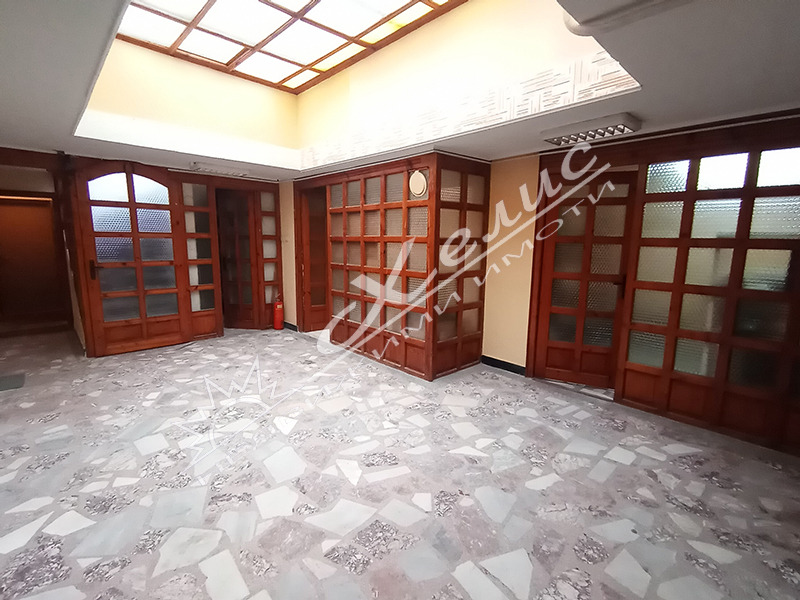 Продава ОФИС, гр. Бургас, Възраждане, снимка 2 - Офиси - 53413950