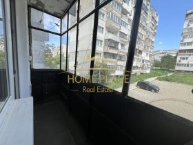 1 quarto Vazrajdane 3, Varna 6