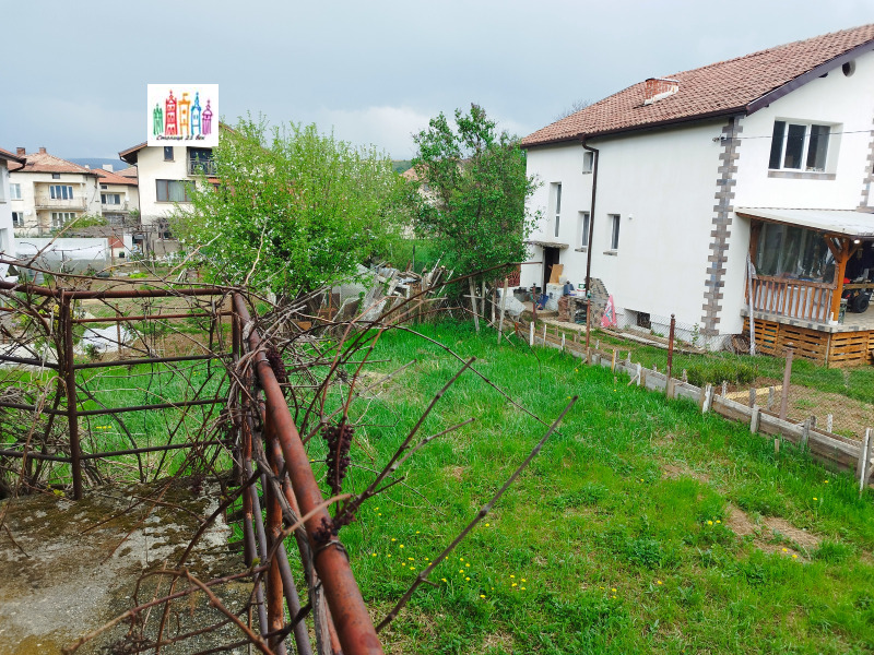 Продава КЪЩА, с. Дрен, област Перник, снимка 13 - Къщи - 52646960