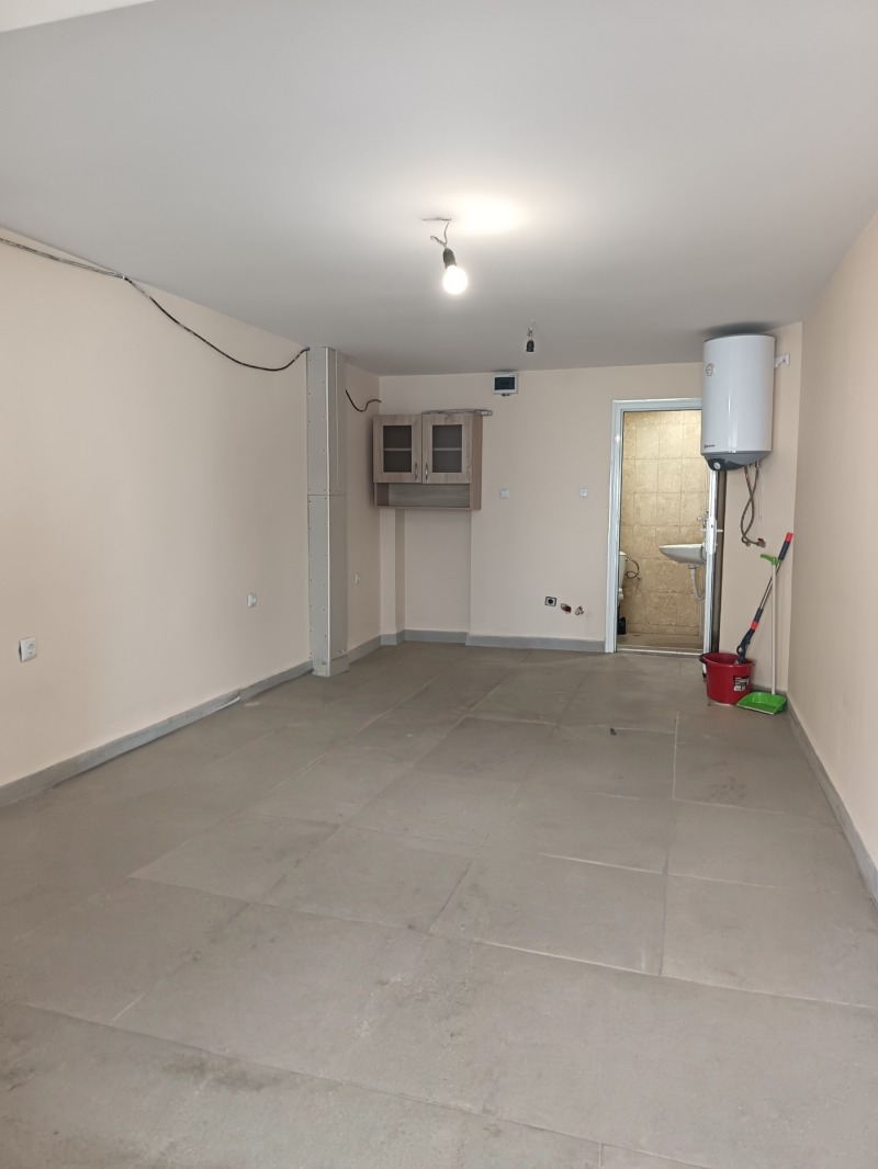 Продава  Гараж град Варна , Цветен квартал , 27 кв.м | 56042682