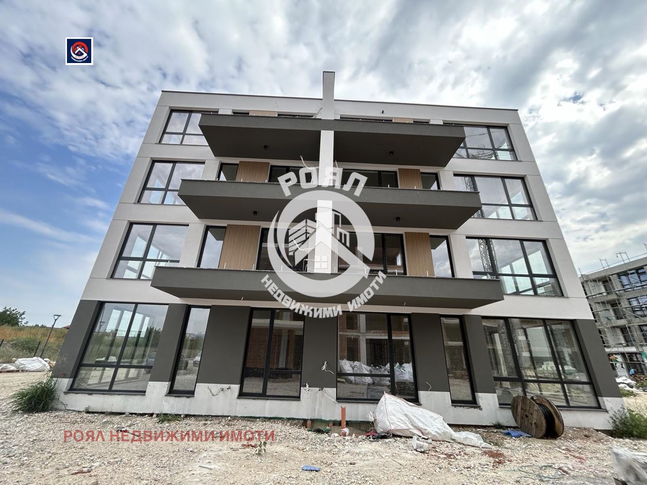 Продава  3-стаен град Пловдив , Остромила , 116 кв.м | 83939235