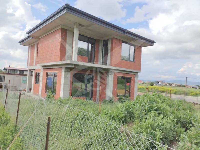 Продава КЪЩА в област София, с. Гурмазово - 100 кв.м / 400 000 € » 782 332.00 лв., ЕКС НВД ООД