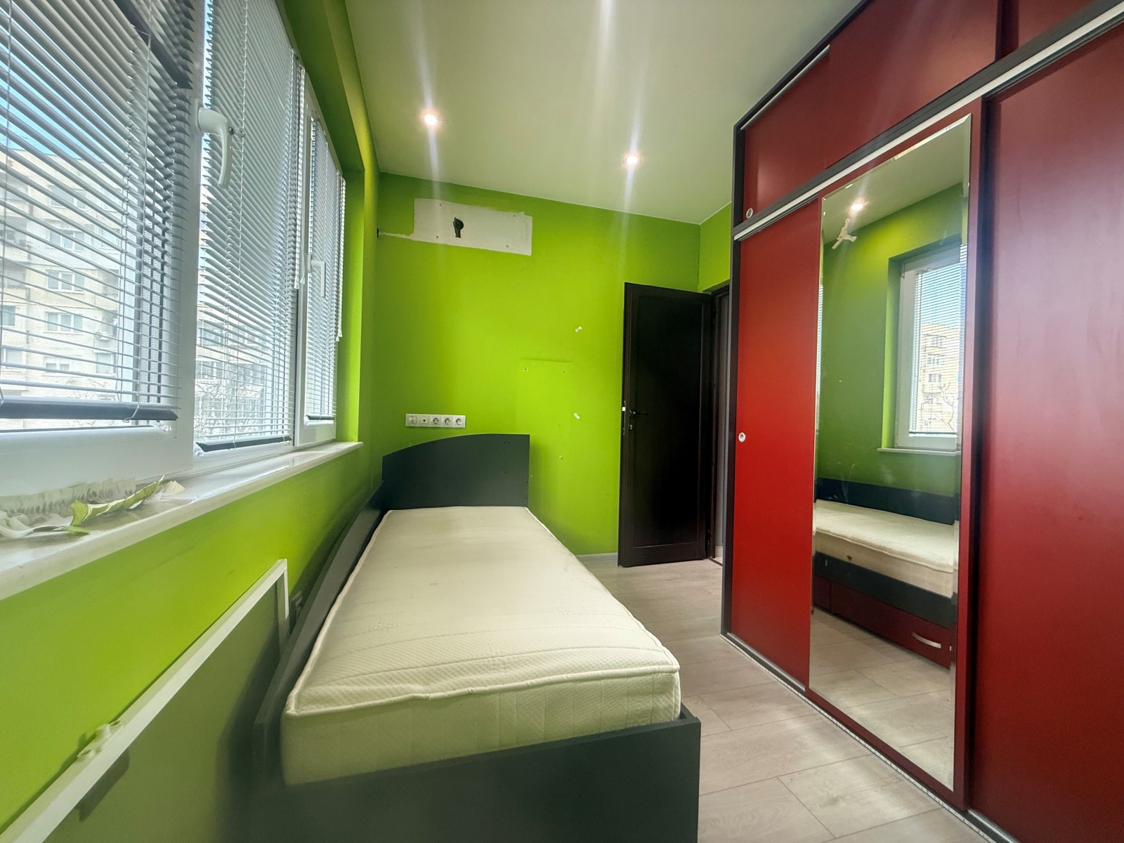 Продава 3-СТАЕН, гр. София, Света Троица, снимка 11 - Апартаменти - 54229090