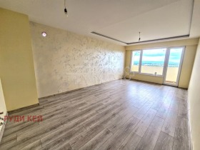 2 Schlafzimmer Wladislaw Warnentschik 1, Warna