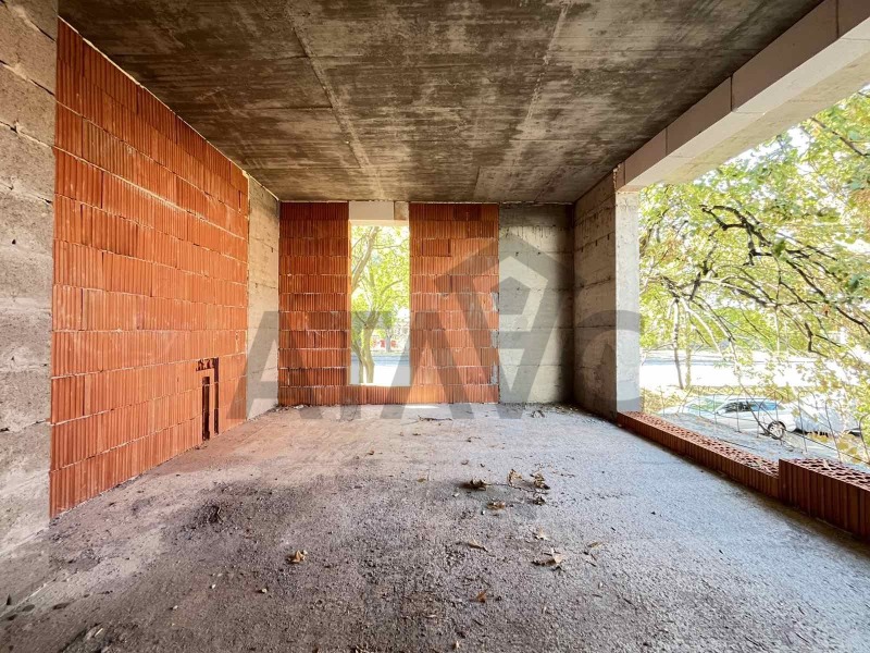 En venta  2 dormitorios Plovdiv , Sadiyski , 111 metros cuadrados | 11871499