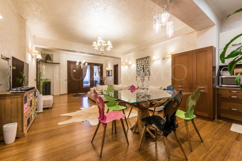 Продава 4-СТАЕН, гр. София, Център, снимка 5 - Апартаменти - 53425367