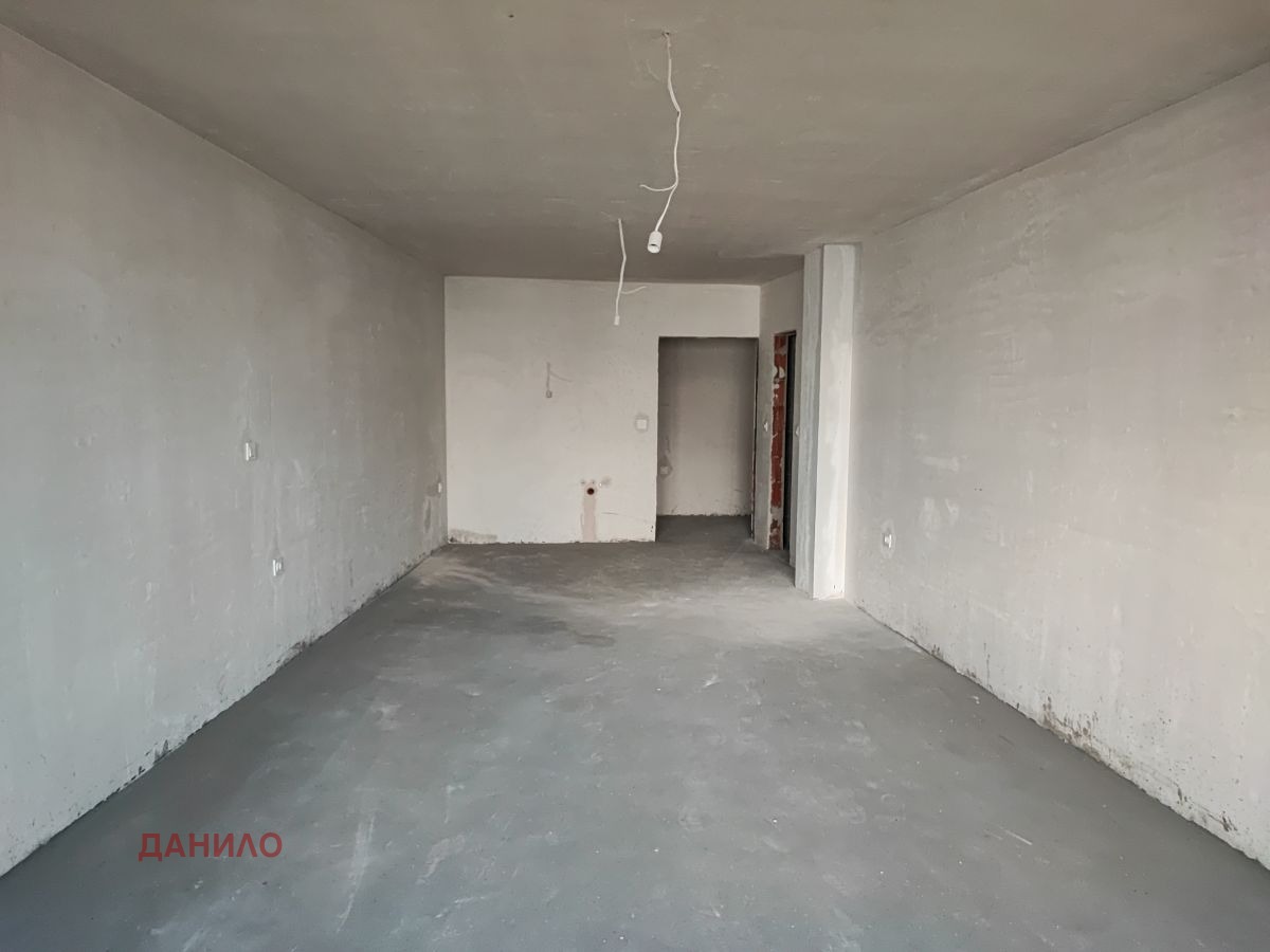 Продава 4-СТАЕН, гр. Велико Търново, Бузлуджа, снимка 2 - Апартаменти - 48907038