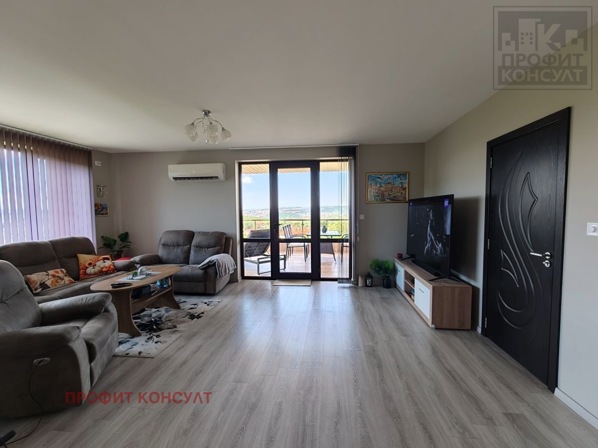 Продава КЪЩА, с. Малки чифлик, област Велико Търново, снимка 3 - Къщи - 54966337