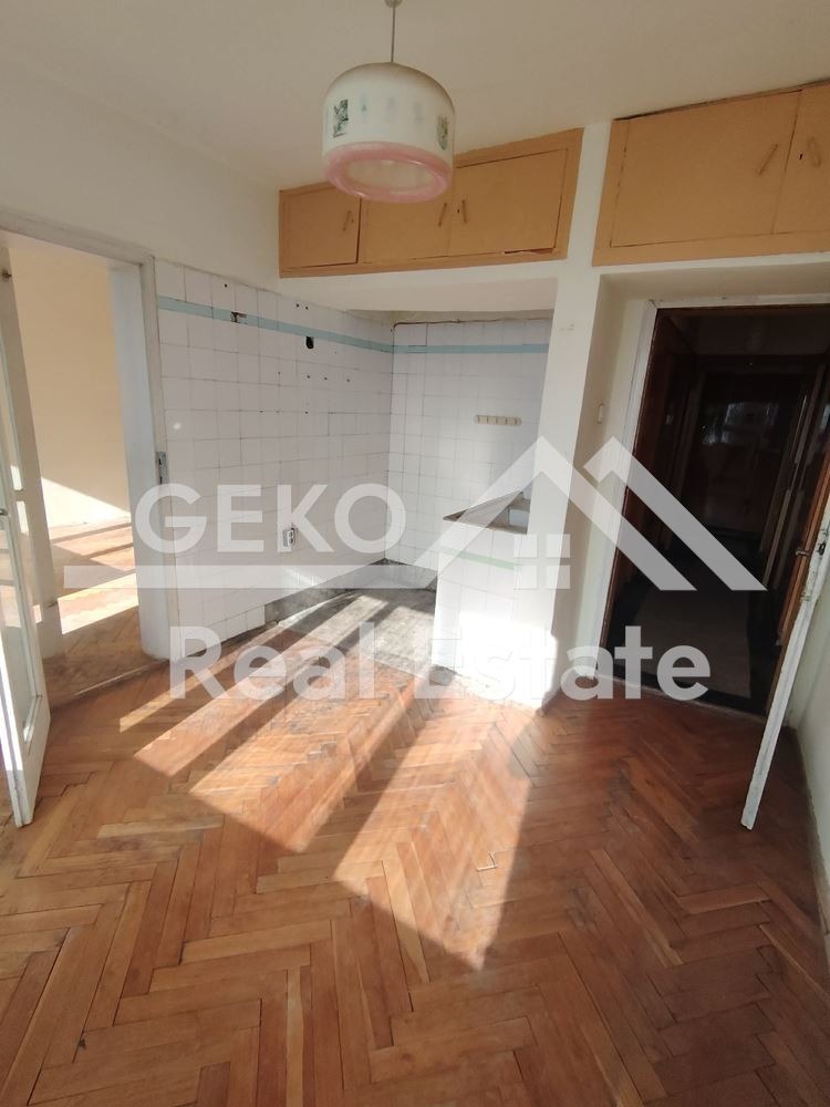 Продава 2-СТАЕН, гр. Варна, Лятно кино Тракия, снимка 2 - Апартаменти - 55663807