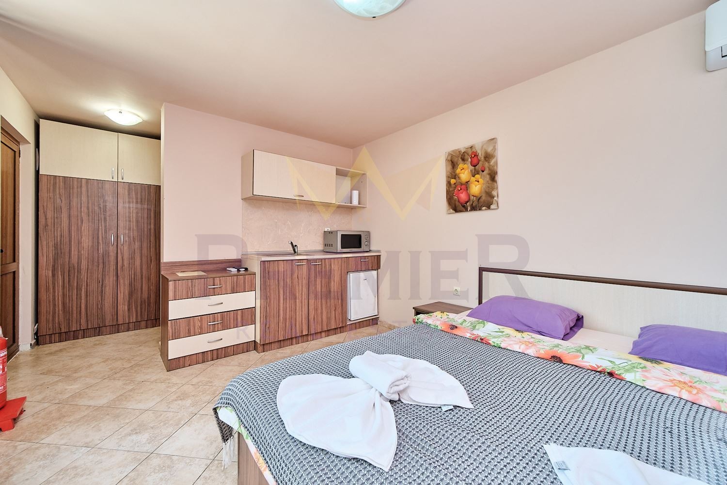 Продава ХОТЕЛ, с. Цонево, област Варна, снимка 3 - Хотели - 53767630