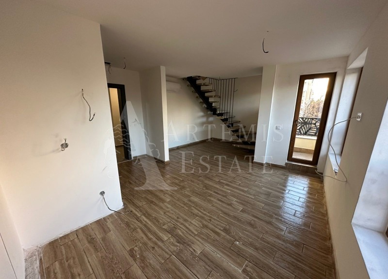 Til salg  Maisonette Sofia , Slatina , 127 kvm | 99104560