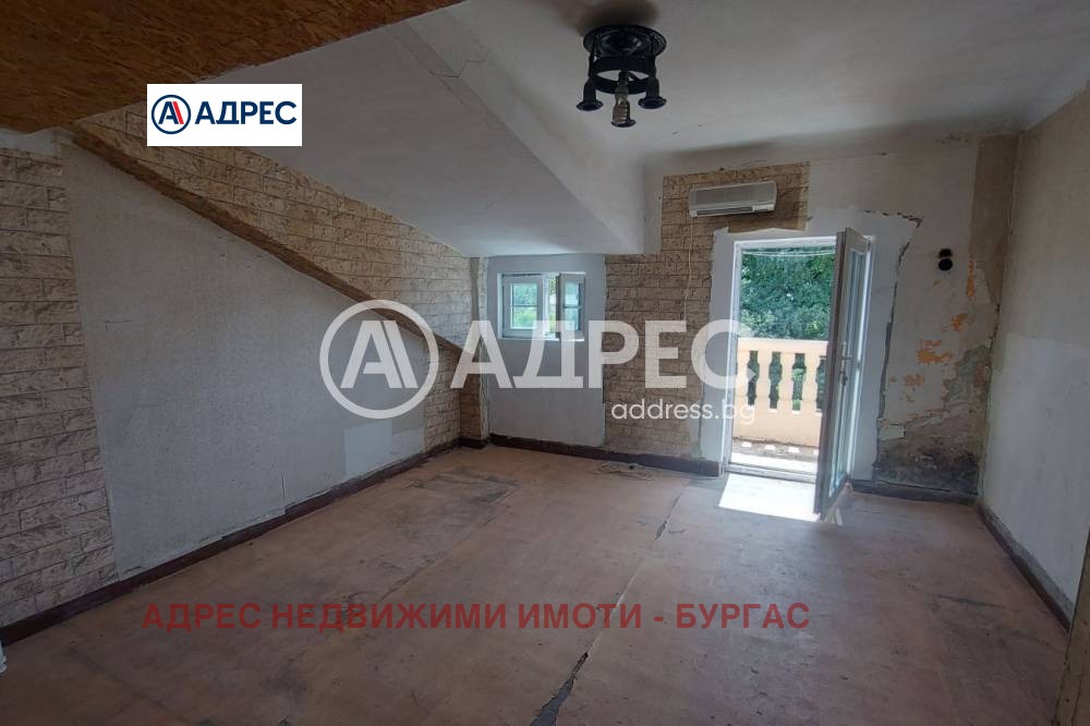 Продава МНОГОСТАЕН, гр. Бургас, Център, снимка 3 - Апартаменти - 54592804