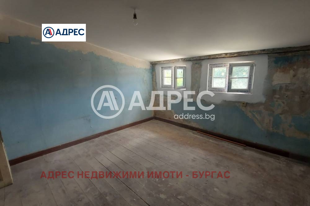 Продава МНОГОСТАЕН, гр. Бургас, Център, снимка 2 - Апартаменти - 54592804