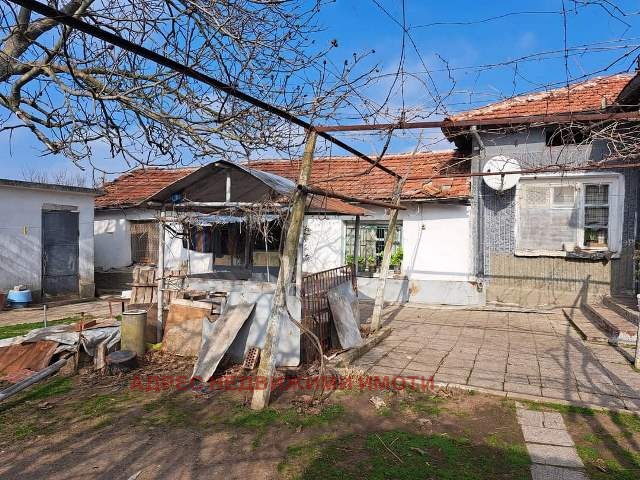 Продава КЪЩА, с. Бъдеще, област Стара Загора, снимка 2 - Къщи - 45403094