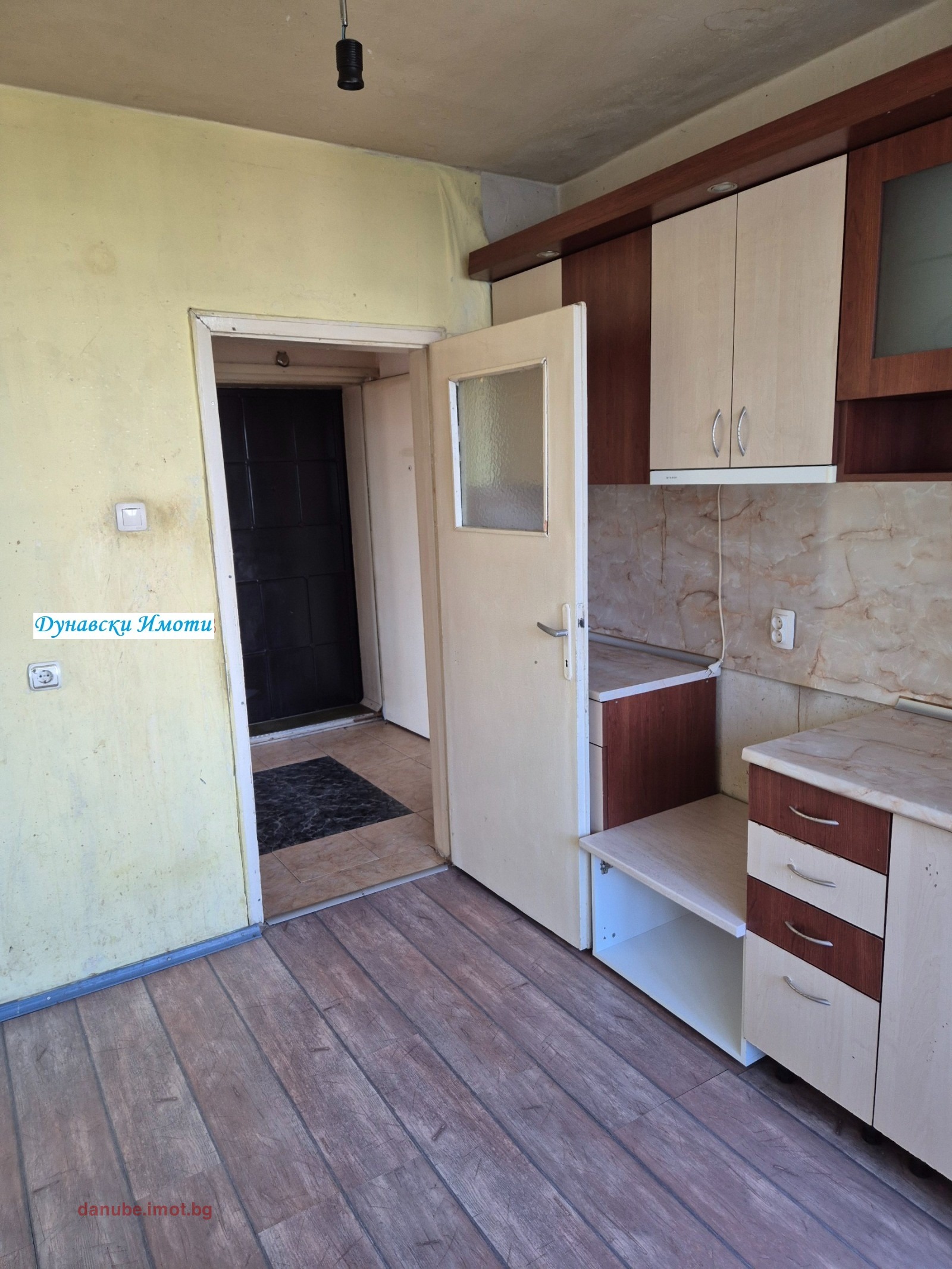 Продава 3-СТАЕН, гр. Русе, Широк център, снимка 2 - Апартаменти - 56092089