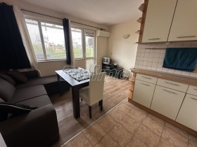 1 quarto HEI, Varna