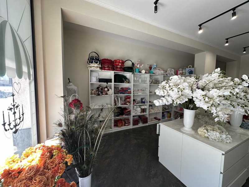 Продава  Магазин град Шумен , Център , 150 кв.м | 14367234 - изображение [2]