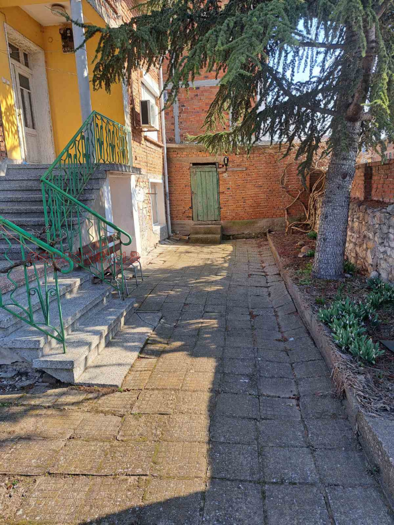 Продава КЪЩА, гр. Чирпан, област Стара Загора, снимка 2 - Къщи - 52786025