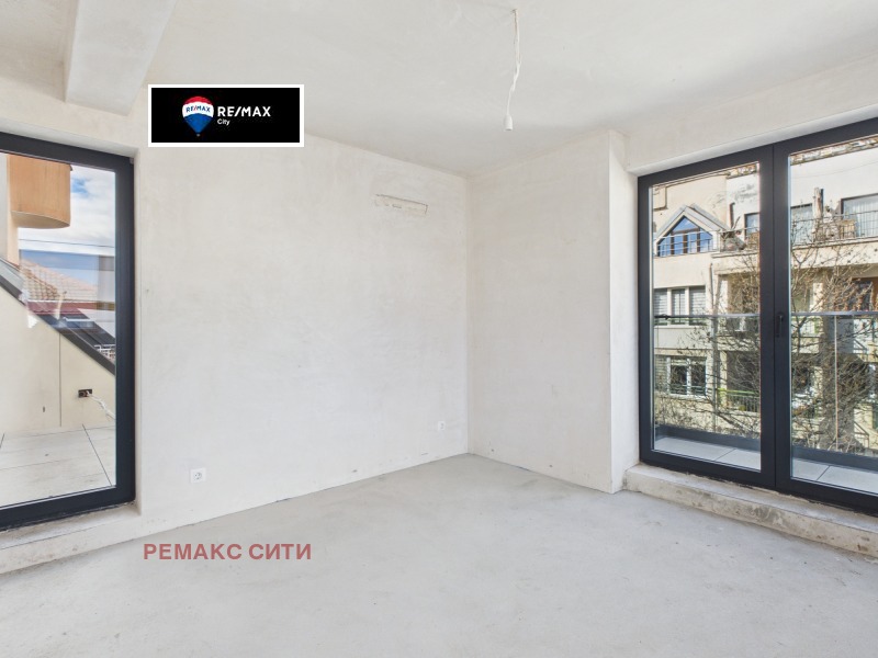Продава 4-СТАЕН в град София, Красно село - 256 кв.м / 595 000 € » 1 163 718.85 лв., РЕМАКС СИТИ