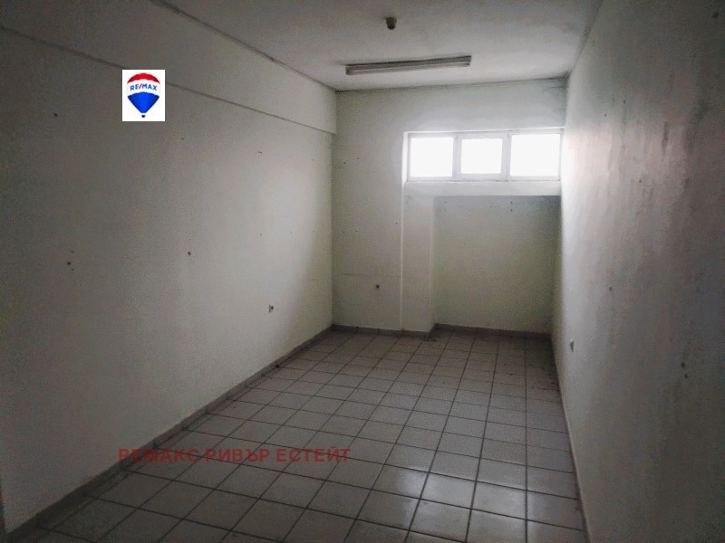 Продава МАГАЗИН в град Русе, Ялта - 40 кв.м / 28 000 € » 54 763.24 лв., РЕМАКС РИВЪР ЕСТЕЙТ