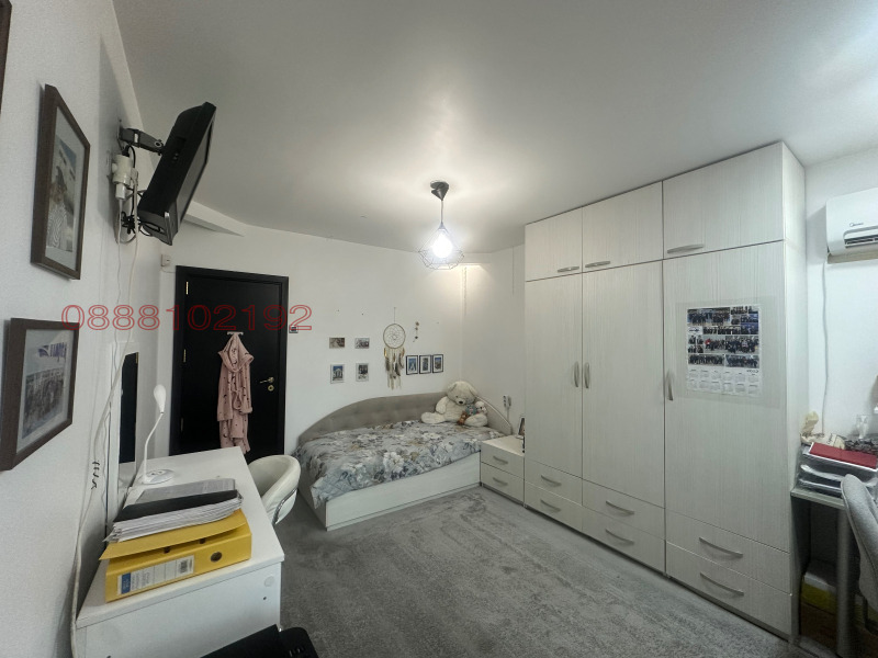 Продава 3-СТАЕН, гр. Русе, Централен южен район, снимка 2 - Апартаменти - 52785520