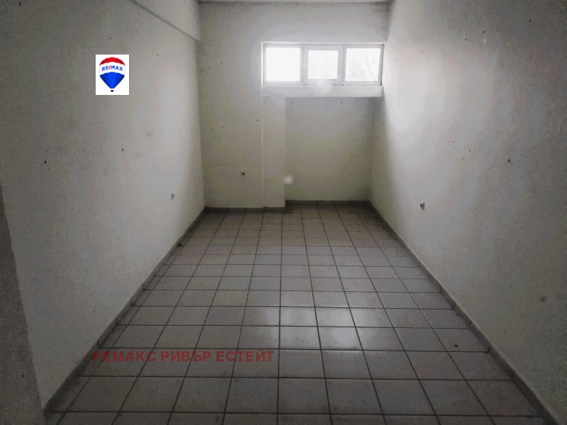 Продава МАГАЗИН, гр. Русе, Ялта, снимка 3 - Магазини - 52635508