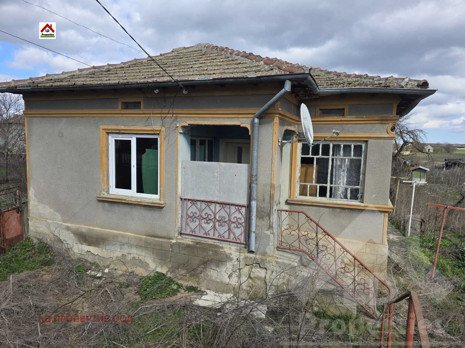 Продава КЪЩА, с. Люляково, област Добрич