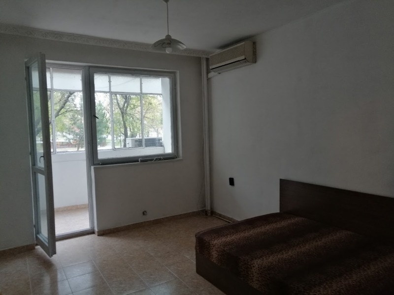 For Sale  2 bedroom Plovdiv , Kamenitsa 1 , 79 sq.m | 27553137 - image [2]