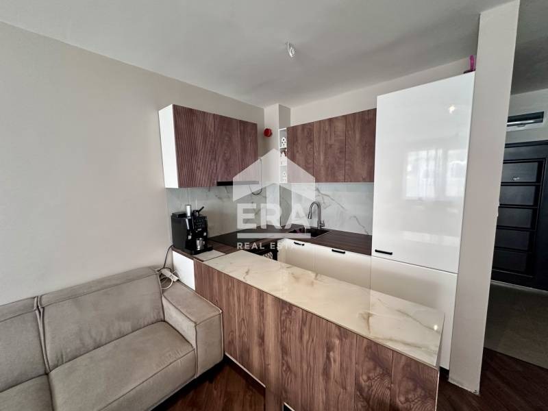 Продава 3-СТАЕН, гр. Велико Търново, Колю Фичето, снимка 3 - Апартаменти - 53912397