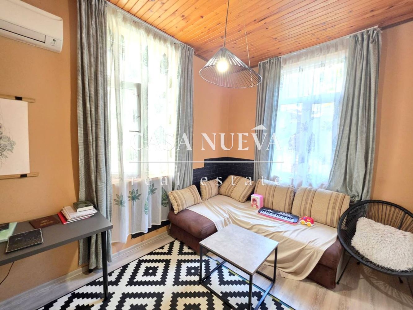 Продава ЕТАЖ ОТ КЪЩА, гр. София, Център, снимка 7 - Етаж от къща - 55899940
