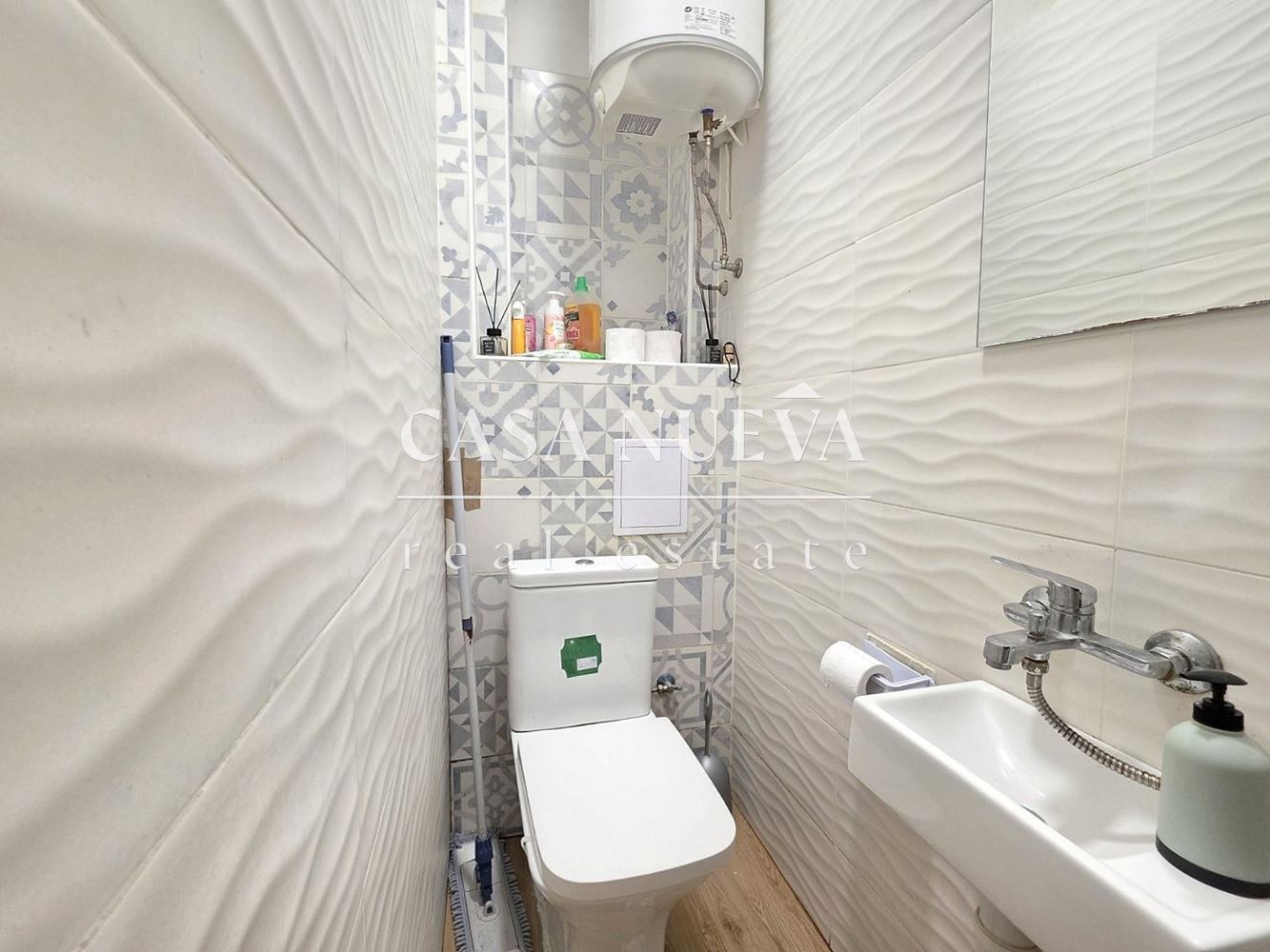 Продава ЕТАЖ ОТ КЪЩА, гр. София, Център, снимка 15 - Етаж от къща - 55899940