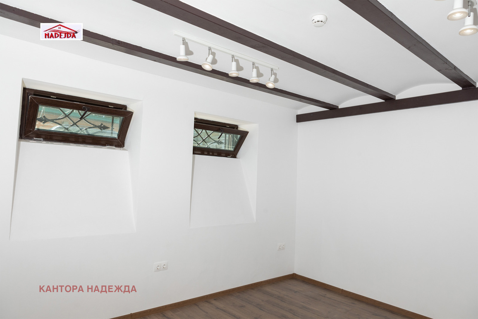 Продава КЪЩА, гр. Варна, Център, снимка 16 - Къщи - 55137694