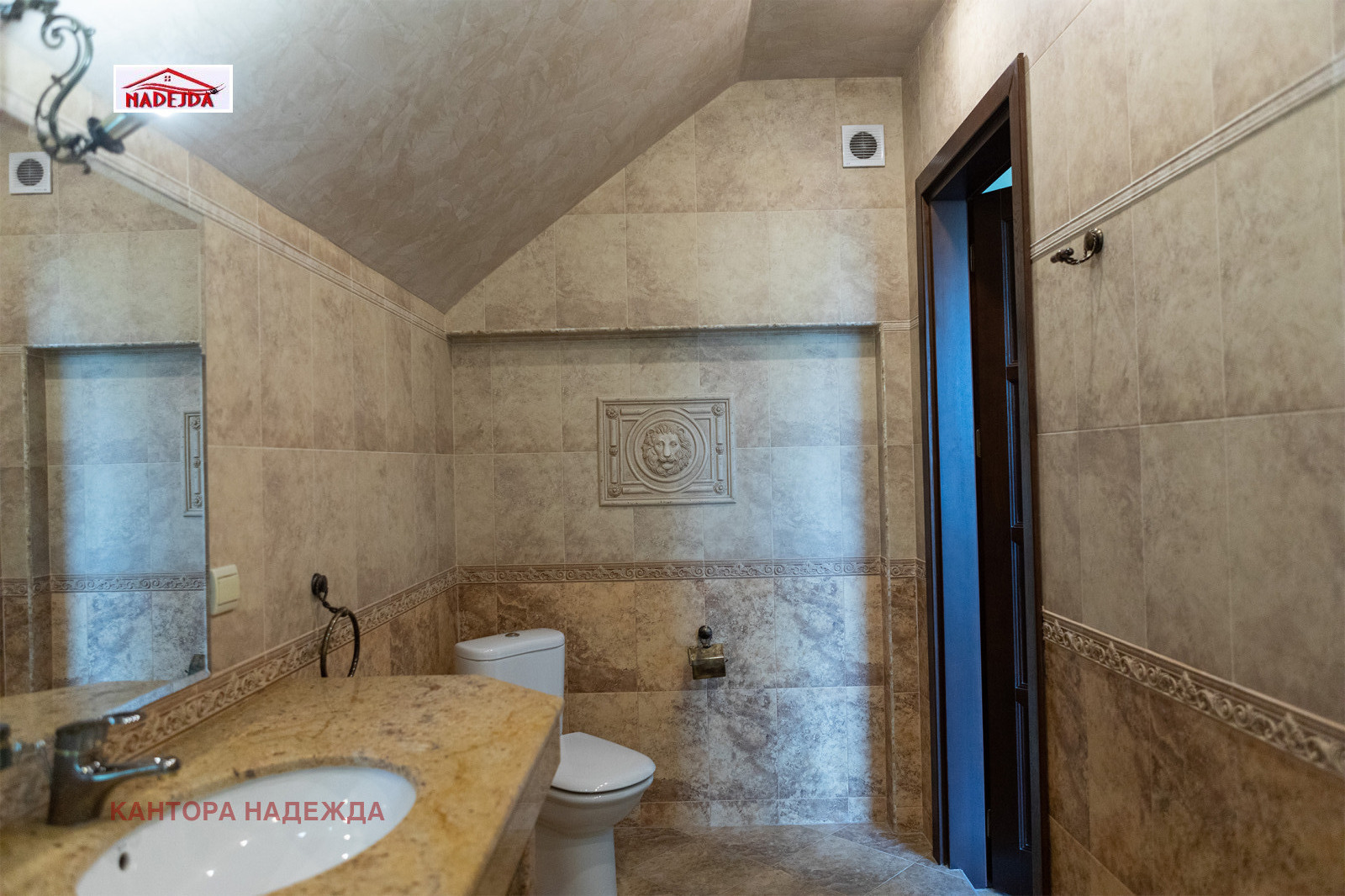 Продава КЪЩА, гр. Варна, Център, снимка 12 - Къщи - 55137694