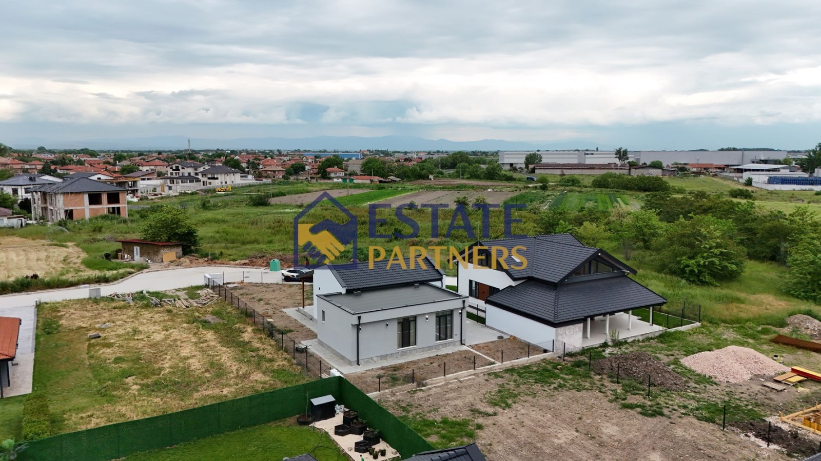 Продава КЪЩА, с. Радиново, област Пловдив, снимка 4 - Къщи - 54618655