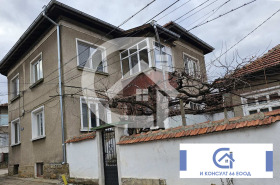 Продажба на етажи от къща в град Ловеч - изображение 15 