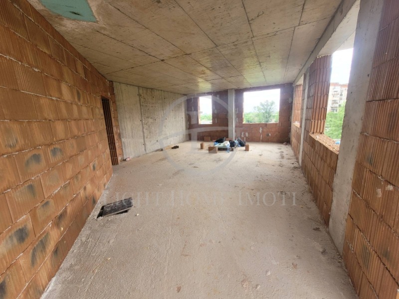 En venta  3 dormitorios Plovdiv , Trakiya , 135 metros cuadrados | 71850940 - imagen [2]