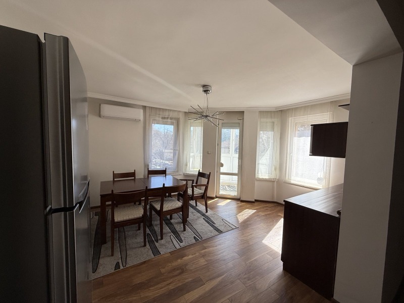 En venta  3+ dormitorios Sofia , Belite brezi , 180 metros cuadrados | 49886816