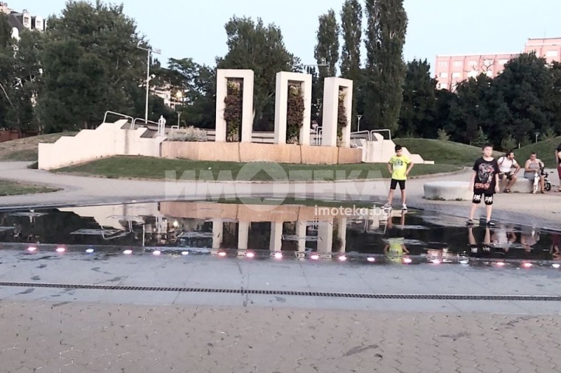 Na prodej  3+ ložnice Sofia , Zona B-5 , 260 m2 | 30755430 - obraz [3]