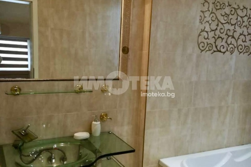 Na prodej  3+ ložnice Sofia , Zona B-5 , 260 m2 | 30755430 - obraz [9]