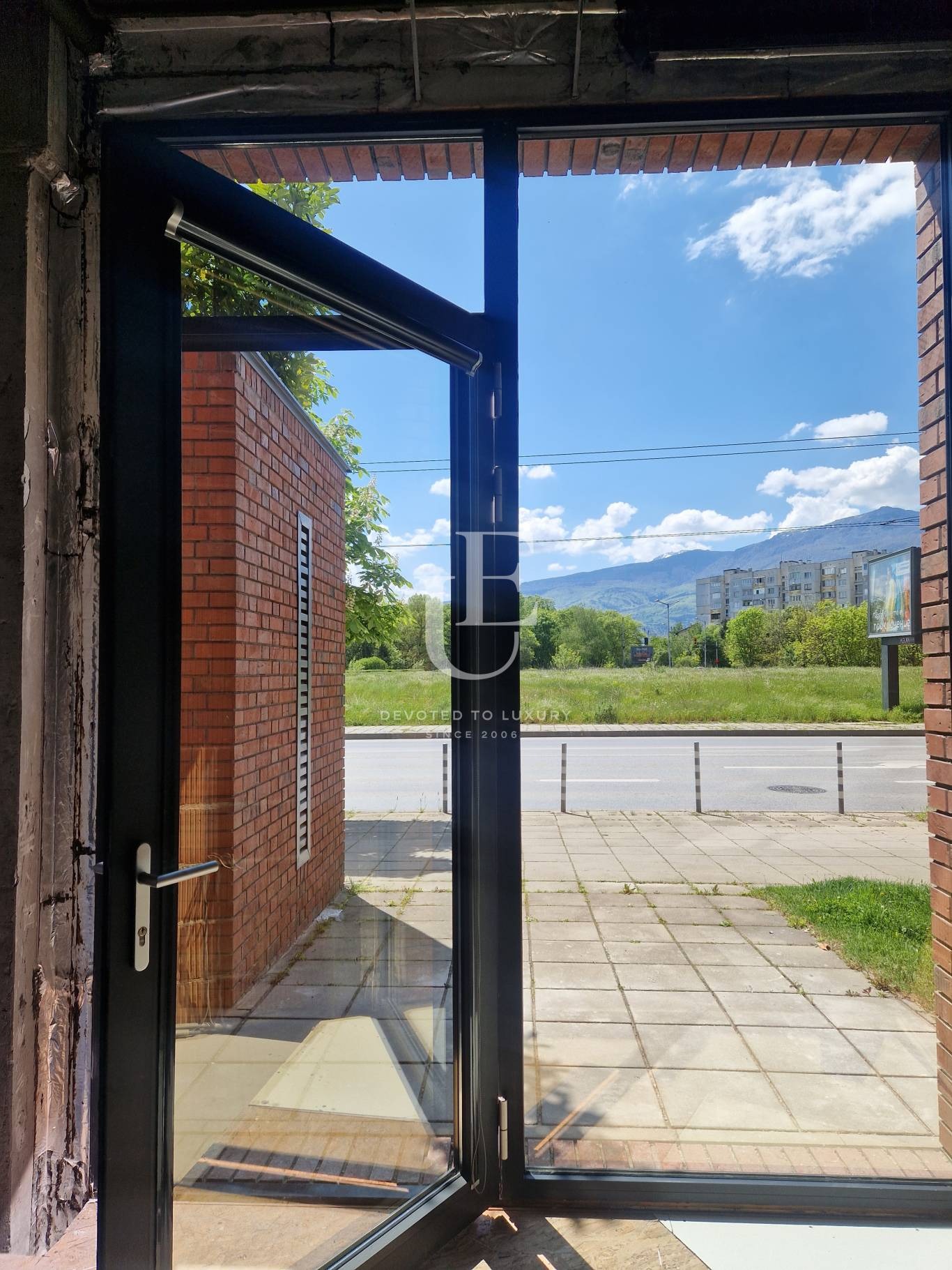 Продава МАГАЗИН, гр. София, Иван Вазов, снимка 2 - Магазини - 51337253