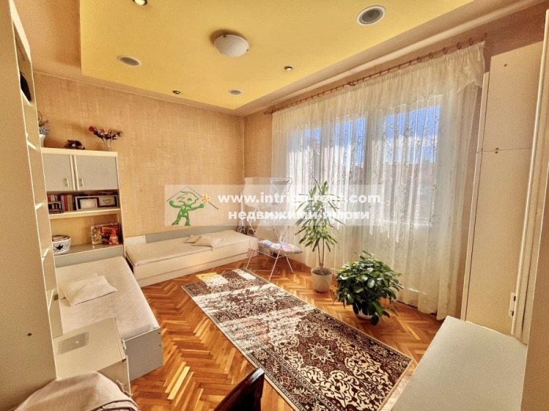 À venda  3 quartos Haskovo , Utchilichtchni , 110 m² | 64595935