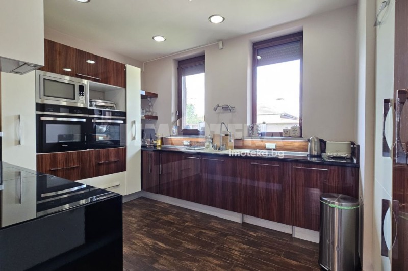 Продава КЪЩА, с. Долни Раковец, област Перник, снимка 5 - Къщи - 52844940