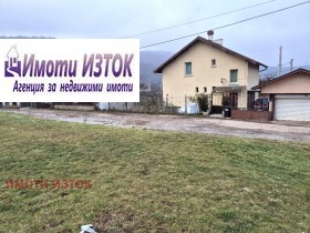 Komplo Kristal, Pernik 5