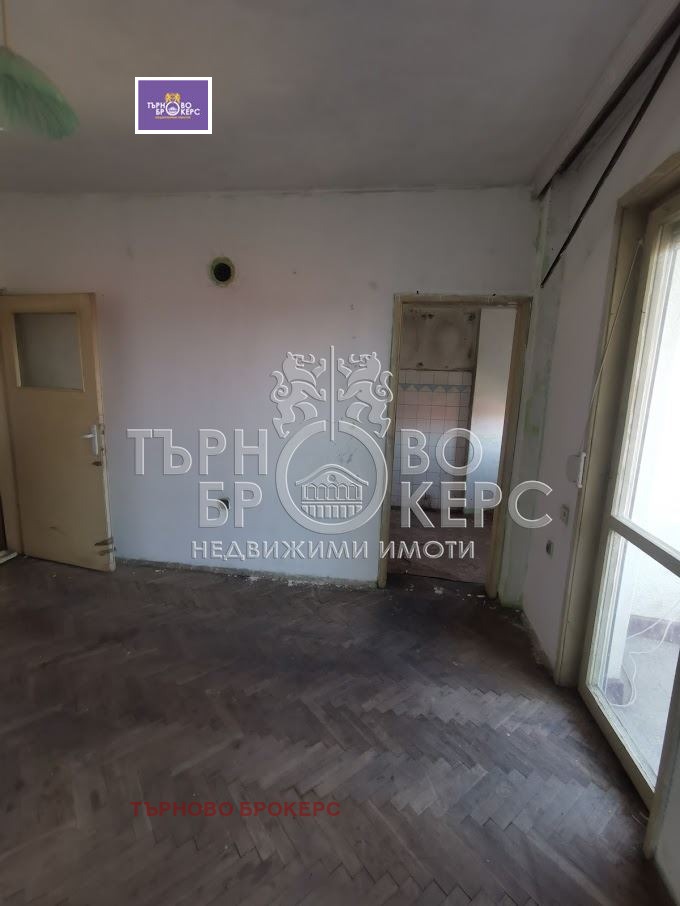 Продава 4-СТАЕН, гр. Велико Търново, Център, снимка 2 - Aпартаменти - 49398050