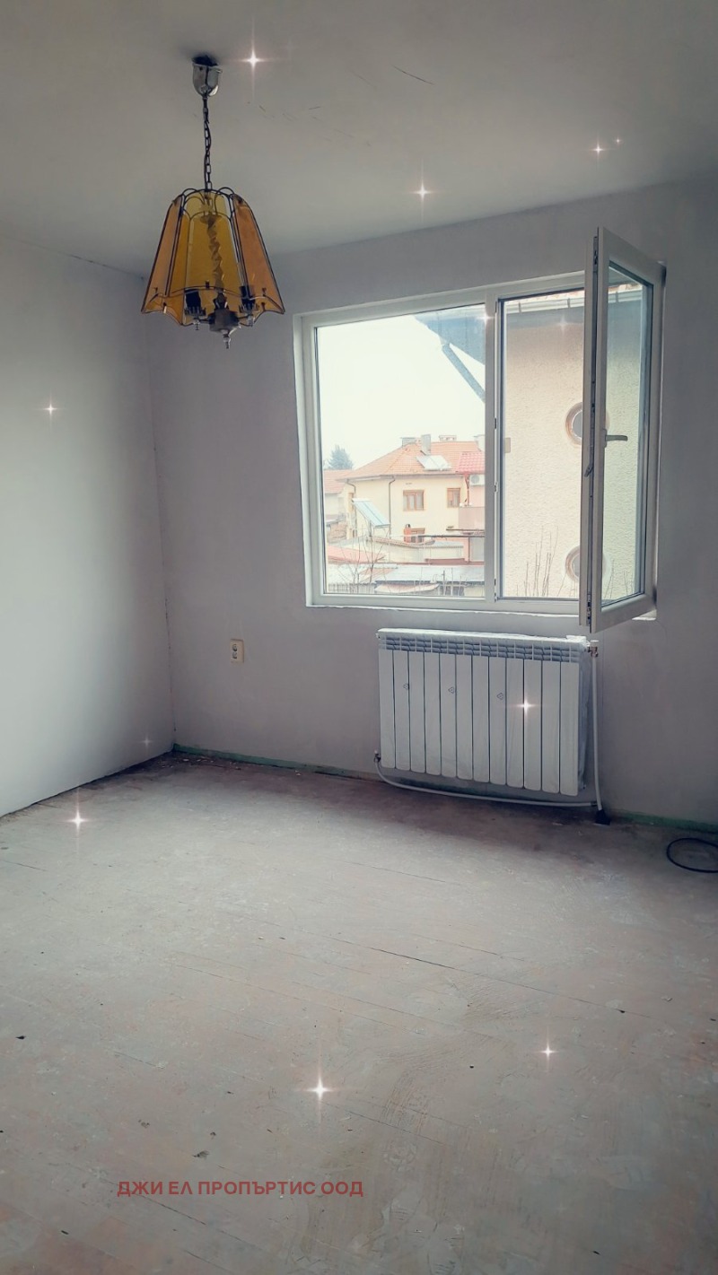 Продава КЪЩА, гр. София, с. Мрамор, снимка 2 - Къщи - 53570300