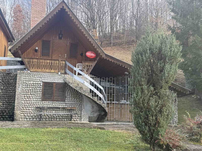 Продава КЪЩА, гр. Априлци, област Ловеч, снимка 8 - Къщи - 52330887