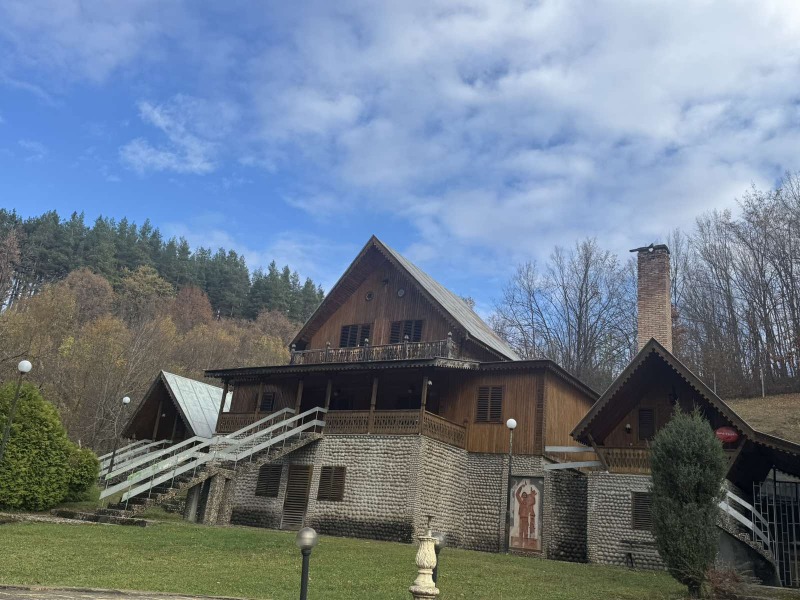 Продава КЪЩА, гр. Априлци, област Ловеч, снимка 3 - Къщи - 52330887